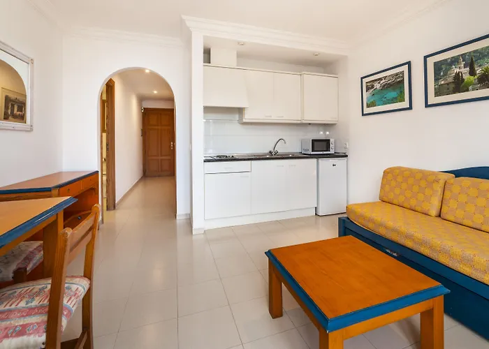 أبارتمنتوس تشارليس